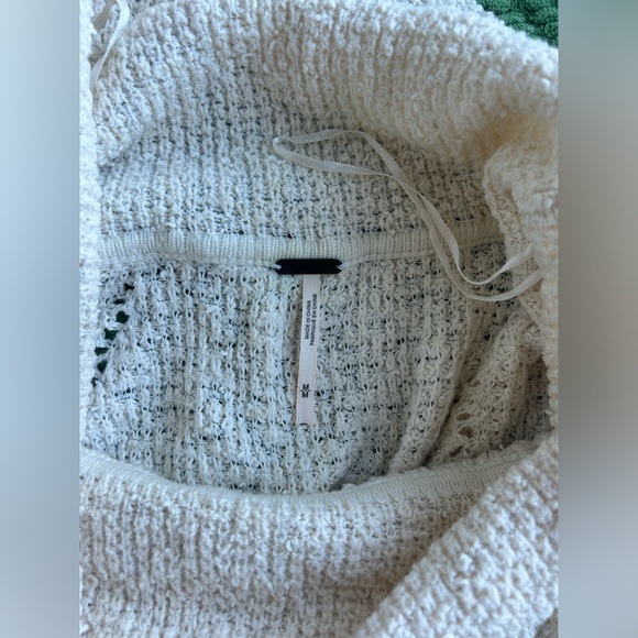 FREE PEOPLE SWEATER (size M) - Picture 3 of 4
